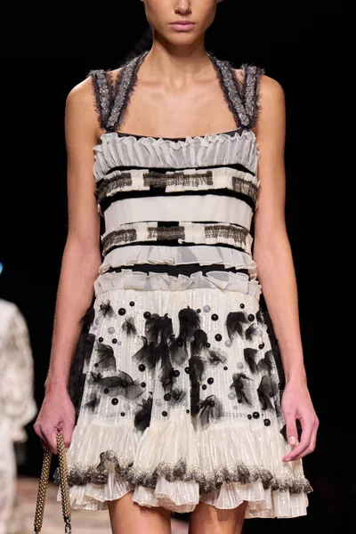 Look 45